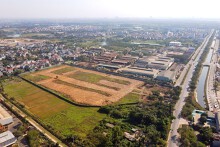 Bến xe có hai cụm công trình dịch vụ 12 tầng ở Đông Anh đang san nền, sắp xây dựng