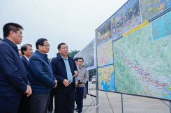 Thủ tướng yêu cầu trình Quốc hội dự án đường sắt Lào Cai-Hà Nội-Hải Phòng trong tháng 2