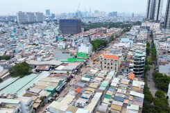 Hình ảnh đường Tạ Quang Bửu đang mở rộng ở TP HCM