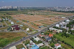 Cấp sổ đỏ cho hộ gia đình đang sử dụng đất được giao không đúng thẩm quyền như thế nào?
