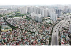 Chạy đua tuyển môi giới địa ốc