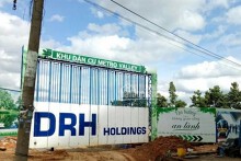 Một cổ phiếu bất động sản 2 lần vào diện cảnh báo trong nửa năm