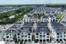 Hàng nghìn biệt thự bỏ hoang nơi đất đấu giá 130 triệu một m2