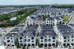 Hàng nghìn biệt thự bỏ hoang nơi đất đấu giá 130 triệu một m2