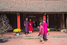Đi xông đất cần mang gì để gia chủ cả năm may mắn và tài lộc?