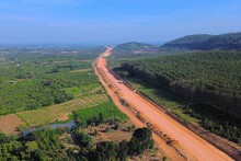 Công trường cao tốc Khánh Hòa - Buôn Ma Thuột những ngày cận Tết