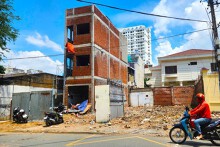 Người dân dỡ nhà, giao đất cho dự án cầu đường Nguyễn Khoái 3.700 tỷ đồng ở TP HCM