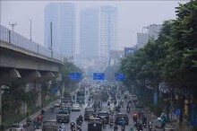Chất lượng không khí ngày 28/10 mưa rào giúp TP HCM cải thiện, Hà Nội vẫn mù bụi mịn  vì hanh khô