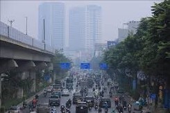 Chất lượng không khí ngày 28/10 mưa rào giúp TP HCM cải thiện, Hà Nội vẫn mù bụi mịn  vì hanh khô