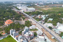 Cầu Tăng Long đang xây thêm đơn nguyên tại khu Đông TP HCM