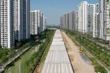 Hình dáng đường vành đai trên cao xuyên khu chung cư ở TP HCM