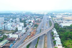 15 năm chưa mở rộng xong 16 km Xa lộ Hà Nội qua Thủ Đức