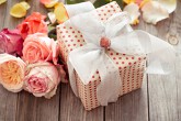 10 món quà 8/3 tặng mẹ, vợ, người yêu, đồng nghiệp thiết thực và ý nghĩa nhất 2025