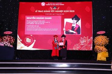 Cơ sở II Trường Đại học Ngoại thương trao bằng tốt nghiệp  cho hơn 500 tân Cử nhân