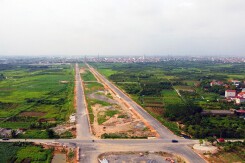Đường song hành Vành đai 4 qua Văn Lâm đã thảm nhựa nhiều đoạn