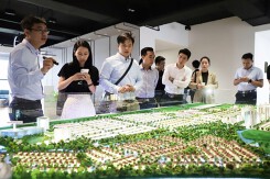 Chủ đầu tư bất động sản đua nhau bung hàng