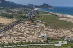 Khu nghỉ dưỡng Cát Hải Bay hơn 6.000 tỷ của VinaCapital đang tạm dừng thi công do vướng quy hoạch Khu kinh tế Nhơn Hội
