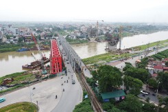 Ngổn ngang công trường cầu Đuống mới