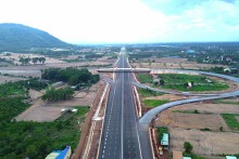 Cận cảnh gần 20 km cao tốc đang hoàn thiện qua Bà Rịa - Vũng Tàu