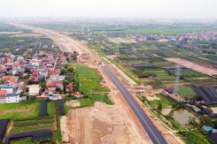 Đường song hành Vành đai 4 qua huyện Khoái Châu và Yên Mỹ đang thảm nhựa