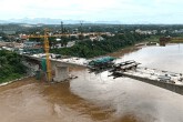 Sắp hợp long cầu Phong Châu mới