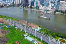 Cầu đi bộ nghìn tỷ vượt sông Sài Gòn ở Bến Bạch Đằng sau 5 tháng khởi công