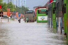 Vì sao Hà Nội ngập kéo dài?