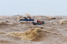Cảnh báo thời tiết nguy hiểm ngày 6/1 Đà Nẵng, Quảng Ngãi trời lạnh mưa dông, Nghệ An và Khánh Hòa biển động mạnh