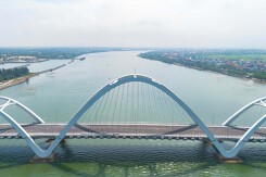 Hình ảnh cầu Nhật Lệ 3 sắp hoàn thành để kết nối bán đảo Bảo Ninh, Quảng Trị