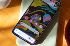 Galaxy S26 có gì khác so với iPhone cùng phân khúc?