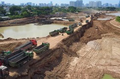 Hình ảnh tấp nập thi công hồ điều hòa Thụy Phương, chống ngập khu vực đường Tây Thăng Long