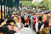 Dòng người ùn ùn đến xem sa bàn Quy hoạch Hà Nội tầm nhìn 100 năm