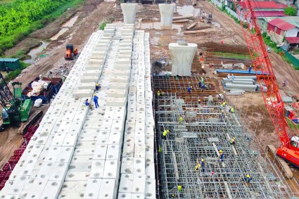 Cầu Trần Hưng Đạo bắt đầu đúc dầm phía Long Biên