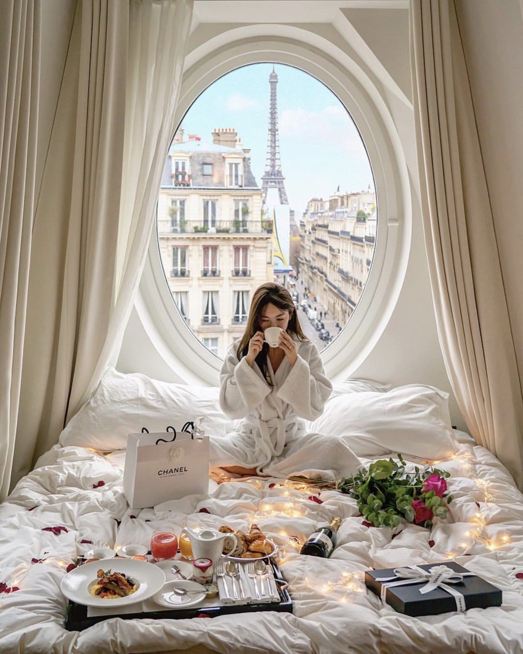 Khach san co o cua sang chanh, nhin thang thap Eiffel hinh anh 1 Khach san co o cua sang chanh, nhin thang thap Eiffel hinh anh 1