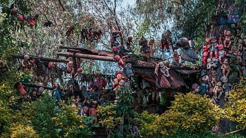 Tour du lịch tới đảo búp bê 'ma ám' dịp Halloween - Ảnh 1. Tour du lịch tới đảo búp bê 'ma ám' dịp Halloween - Ảnh 1.