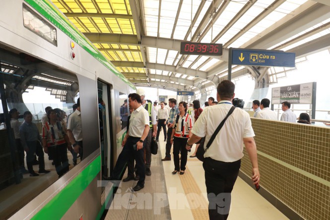Trải nghiệm đường sắt Cát Linh Hà Đông trước ngày đi vào khai thác - Ảnh 13. Trải nghiệm đường sắt Cát Linh Hà Đông trước ngày đi vào khai thác - Ảnh 13.