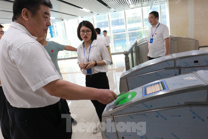Trải nghiệm đường sắt Cát Linh Hà Đông trước ngày đi vào khai thác - Ảnh 5. Trải nghiệm đường sắt Cát Linh Hà Đông trước ngày đi vào khai thác - Ảnh 5.