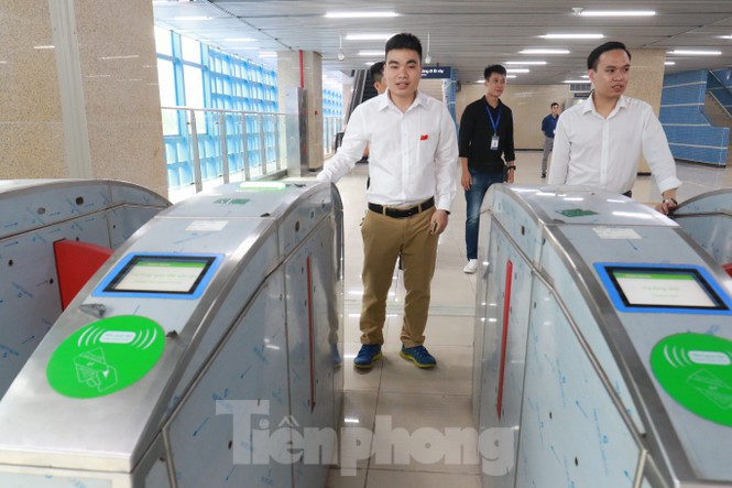 Trải nghiệm đường sắt Cát Linh Hà Đông trước ngày đi vào khai thác - Ảnh 8. Trải nghiệm đường sắt Cát Linh Hà Đông trước ngày đi vào khai thác - Ảnh 8.