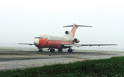 Có thể làm gì với xác máy bay bị bỏ quên ở sân bay Nội Bài?
