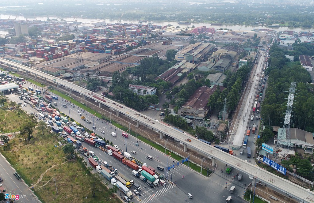 Xe container bịt kín cửa ngõ quan trọng nhất của Sài Gòn - Ảnh 4. Xe container bịt kín cửa ngõ quan trọng nhất của Sài Gòn - Ảnh 4.