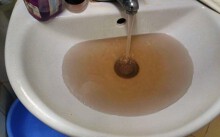 Công ty Nước sạch Hà Đông xác nhận nước máy có mùi nồng nặc, khó chịu