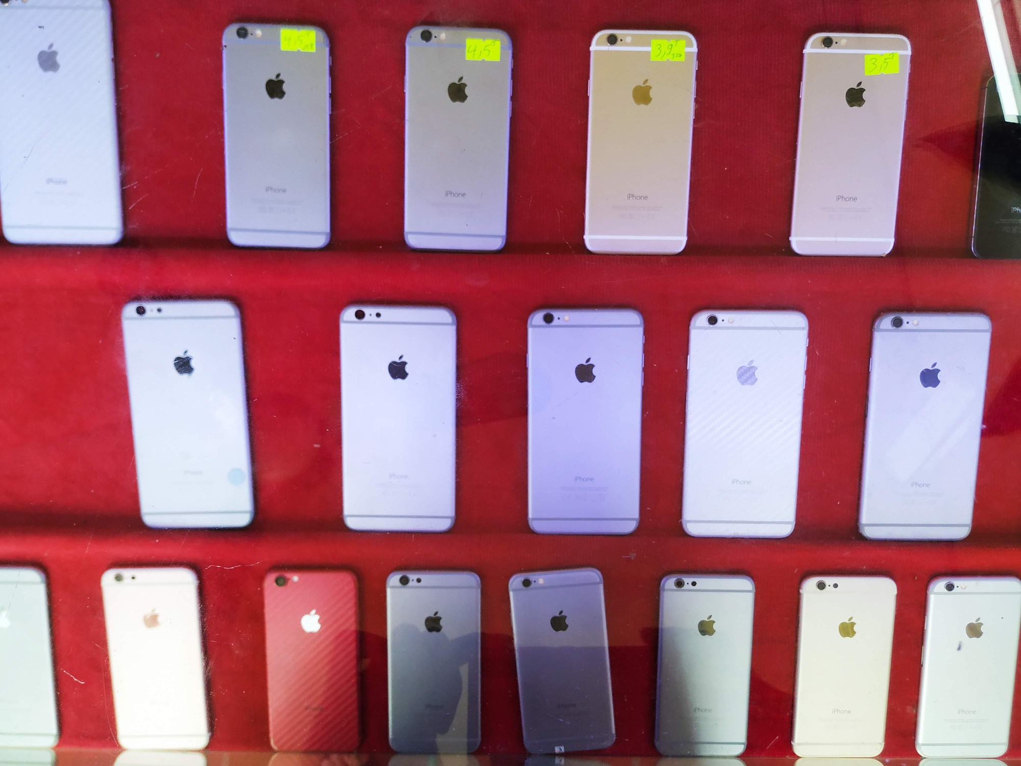 Co-nen-mua-dien-thoai-iPhone-sieu-re-gia-chi-tu-2-trieu-dong-2 co-nen-mua-dien-thoai-iphone-cu-gia-re-tu-2-trieu-dong-1