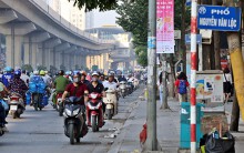 Hàng nghìn người Hà Nội nối đuôi chạy ngược chiều trên đường Nguyễn Trãi, Trần Phú để tránh ùn tắc
