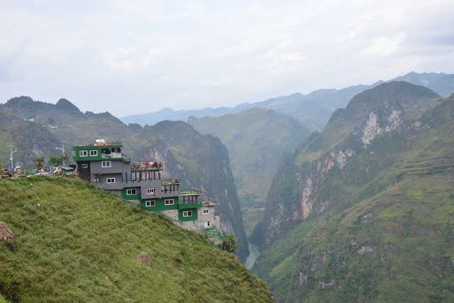 Công trình Mã Pì Lèng Panorama bất ngờ được phủ xanh - Ảnh 1. Công trình Mã Pì Lèng Panorama bất ngờ được phủ xanh - Ảnh 1.