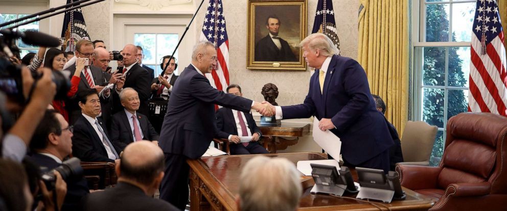 trump-liu-he-01-gty-jt-191011_hpMain_12x5_992 trump-liu-he-01-gty-jt-191011_hpMain_12x5_992