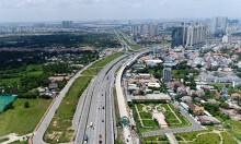Người mua nhà đất đang chạy theo đám đông