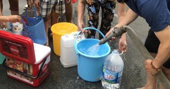 Nước sạch Hà Nội có mùi lạ: Sự im lặng đáng sợ