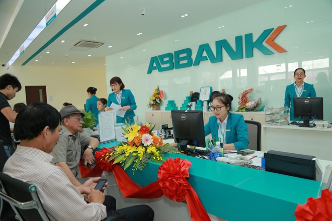 nhungkhachhangdautiencuaabbanknghean_zfpt nhungkhachhangdautiencuaabbanknghean_zfpt