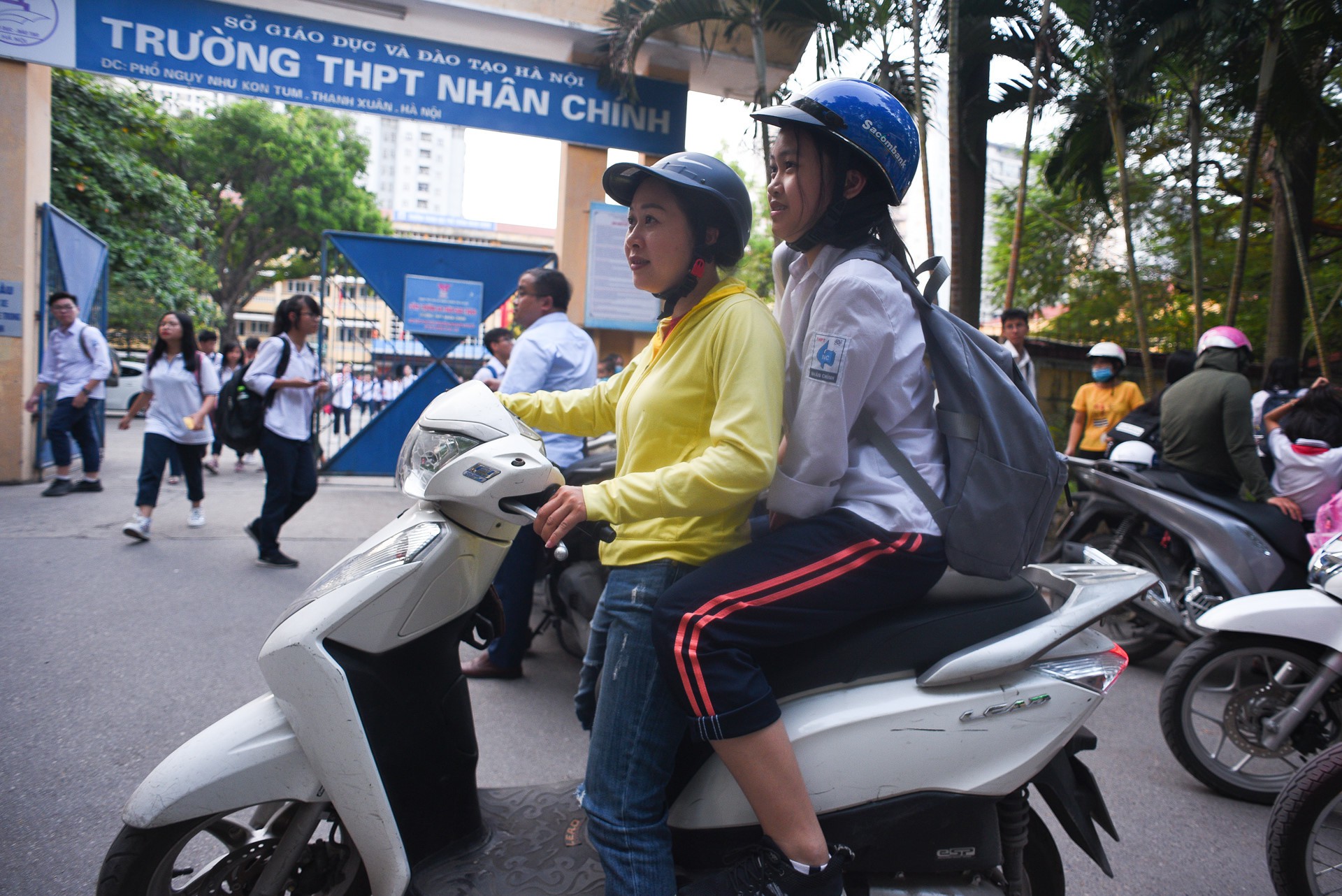 7 trieu xe co tran ra duong va 33 diem den un tac khon kho hinh anh 2 