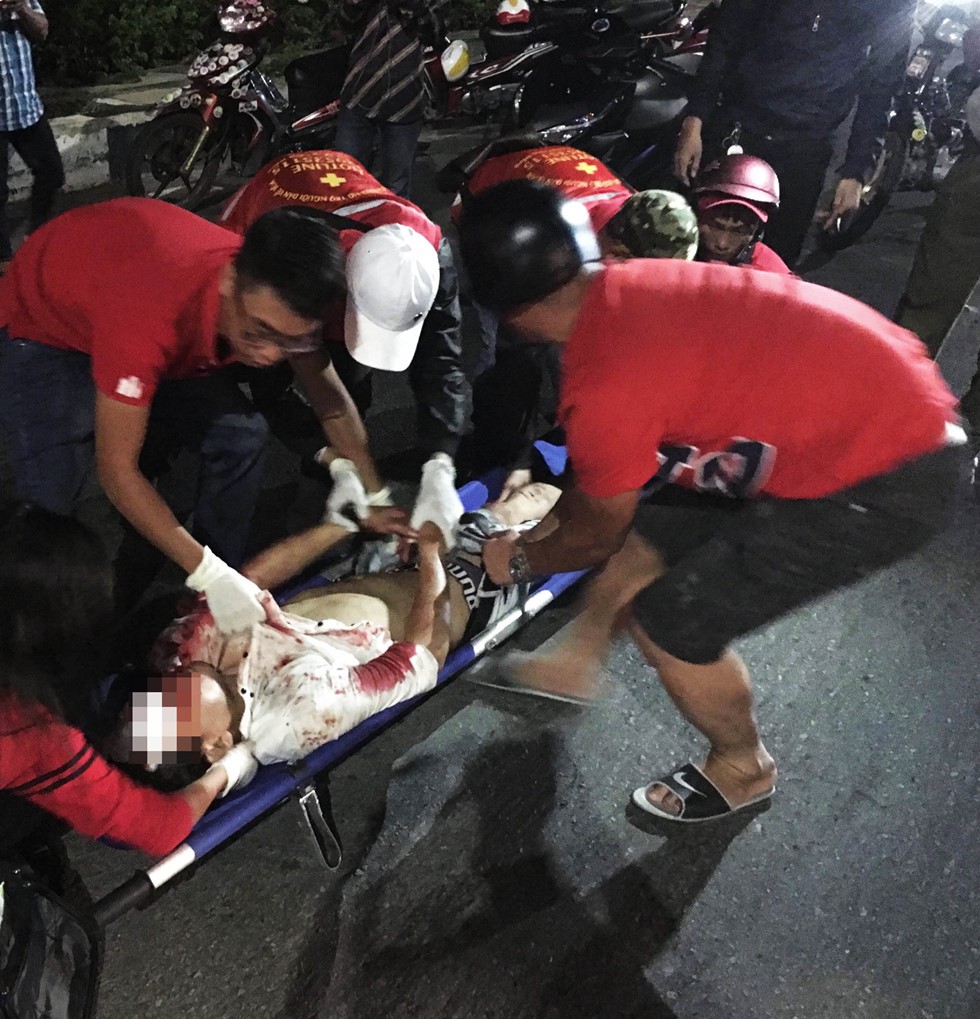 22 tuổi đã 300 lần chạy đua với 'thần chết': Cứu kịp những mạng người giá 0 đồng - Ảnh 4. 22 tuổi đã 300 lần chạy đua với 'thần chết': Cứu kịp những mạng người giá 0 đồng - Ảnh 4.